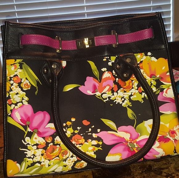NWOT. Black floral Aldo high heels/ matching purse - Picture 3 of 8